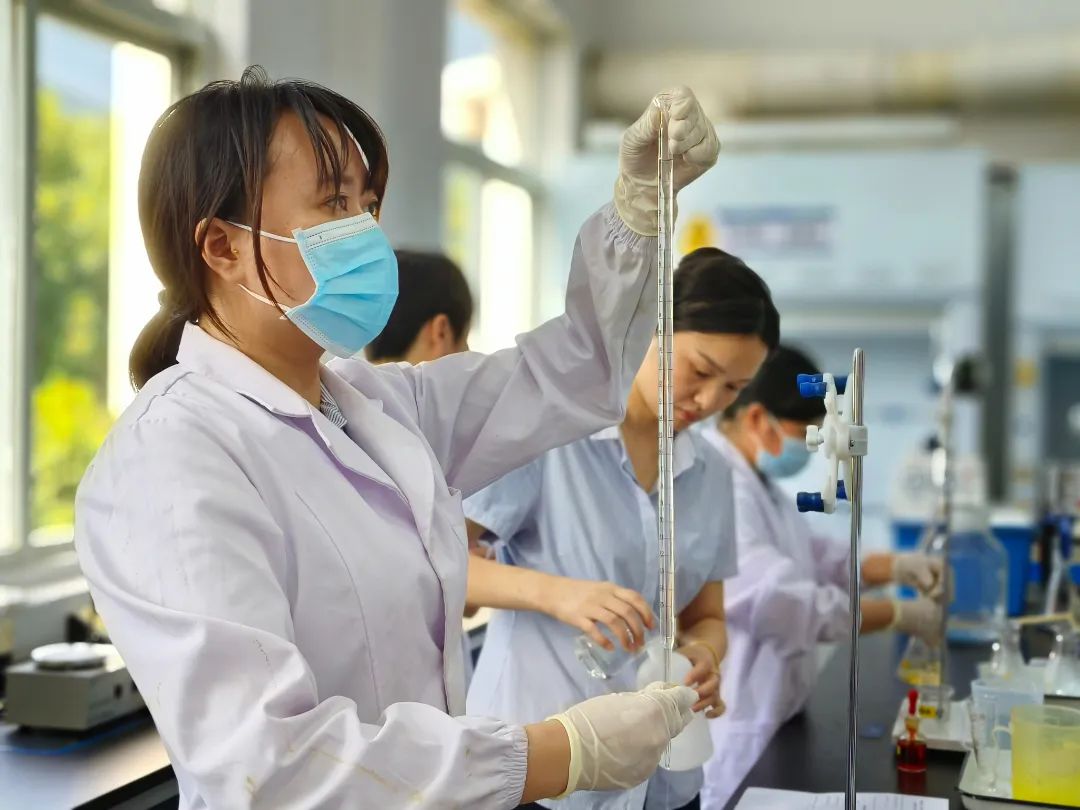 赣北钨业技术中心开展化验员技能比武大赛